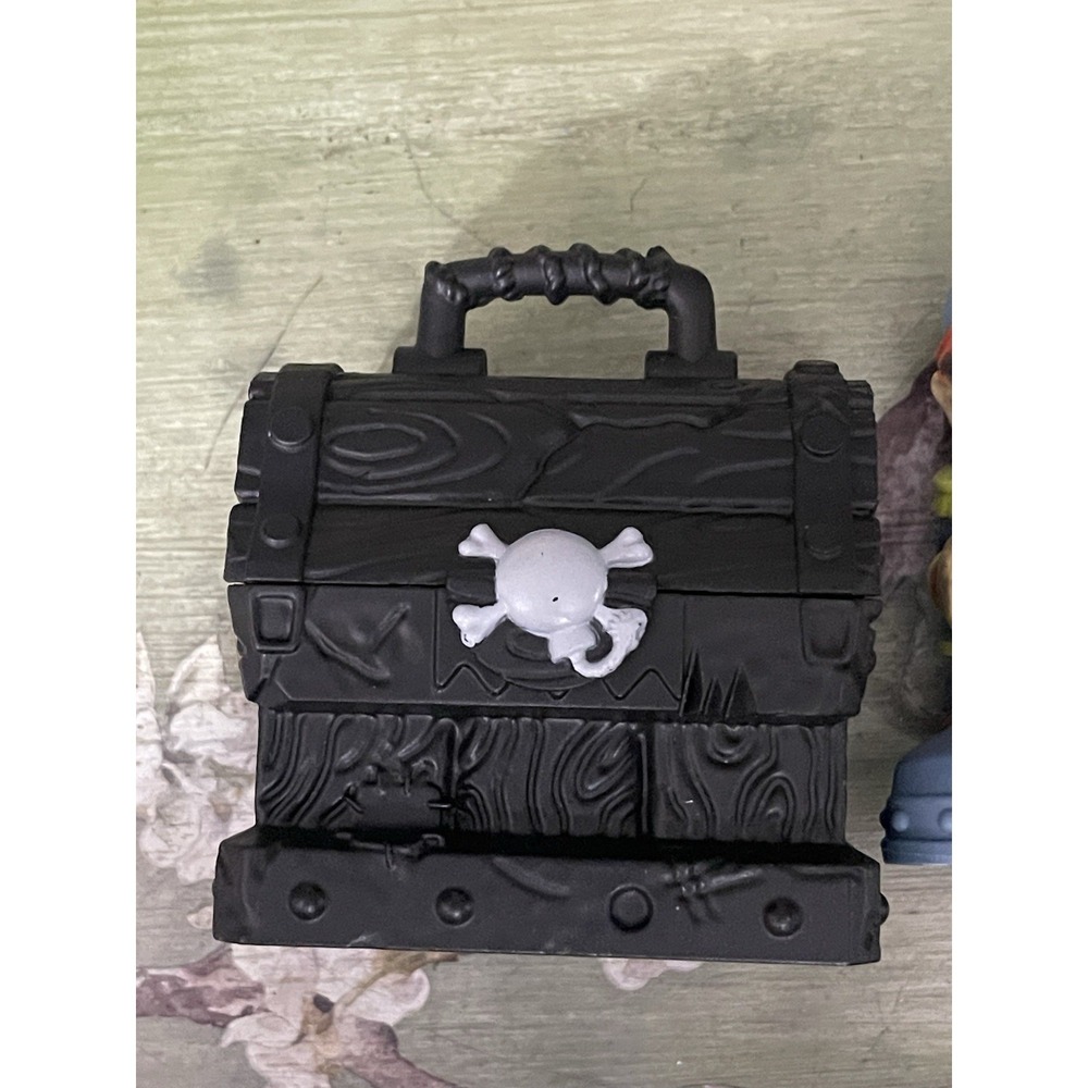 Little Tikes Kingdom Builders Wreckin Roller Captain Cannonball Treasure Chest - Picture 2 of 7